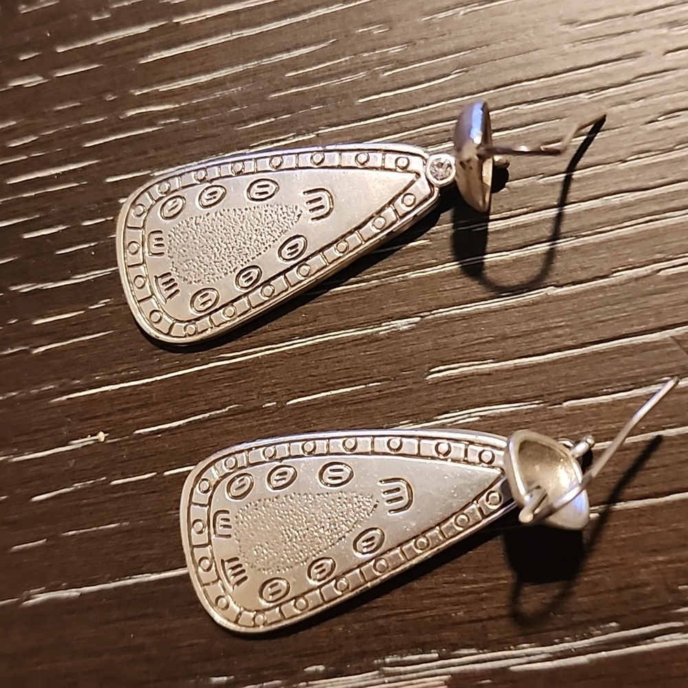 CHICOS NWOT SILVER EARRINGS - Picture 3 of 4
